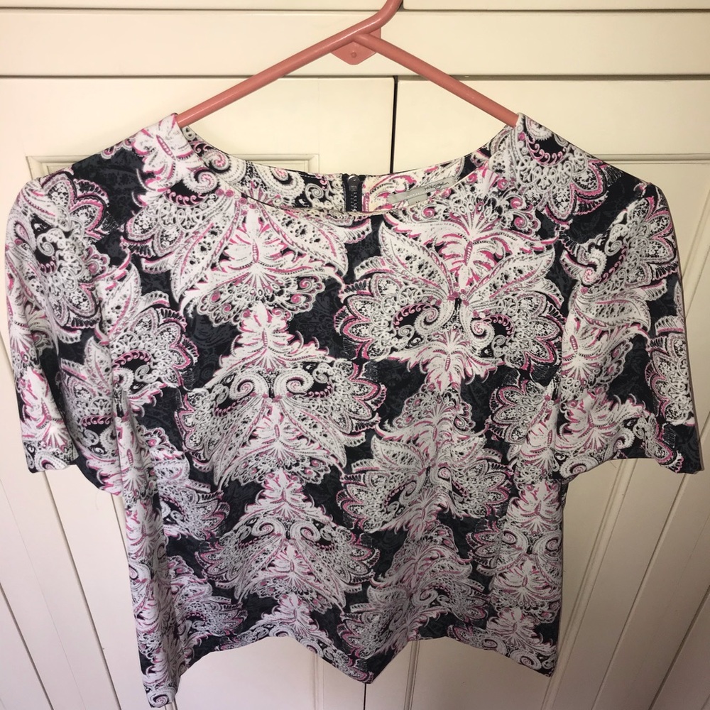 Halogen top, petite med, short sleeve, back zipper
